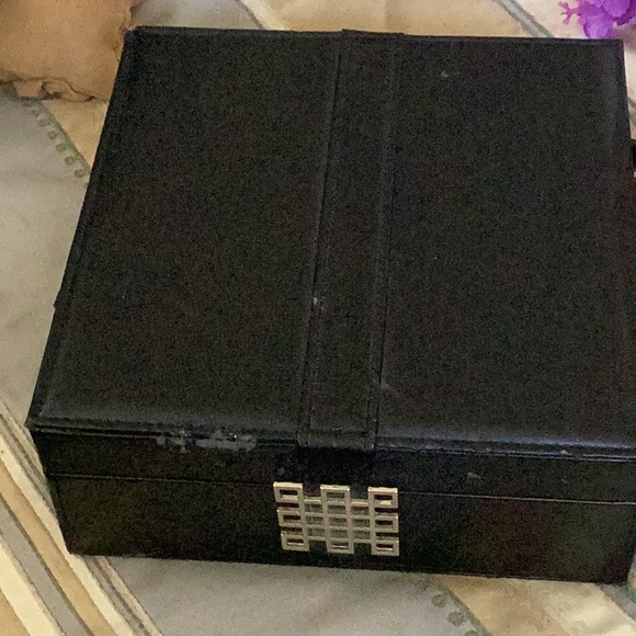 Glenor Co. THE ULTIMATE JEWELRY BOX earring and maybe rings I would say final $ - Picture 2 of 12